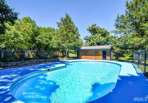 Exterior - 609 E Audubon Dr, Bloomington, IN 47408 photo 4 of 7