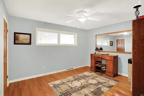 Bedroom - 609 E Audubon Dr, Bloomington, IN 47408 photo 5 of 6