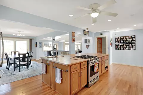 Kitchen - 609 E Audubon Dr, Bloomington, IN 47408 photo 4 of 7