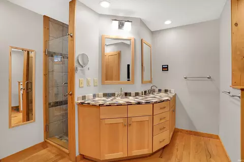 Bath - 609 E Audubon Dr, Bloomington, IN 47408 photo 2 of 5