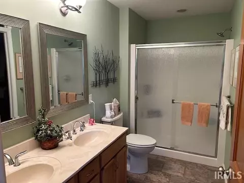 Bath - 12840 N 775 E Rd, Syracuse, IN 46567 photo 1 of 3
