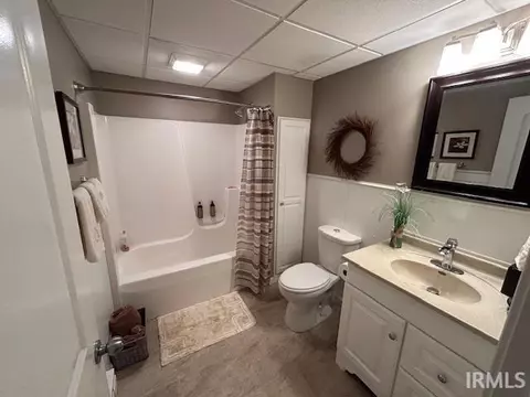 Bath - 12840 N 775 E Rd, Syracuse, IN 46567 photo 3 of 3