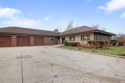 525 W Wayne St, Middlebury, IN 46540