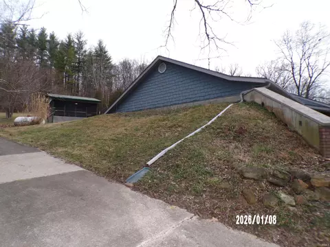 Exterior - 453 W State Road 60 Rd, Mitchell, IN 47446 photo 3 of 12