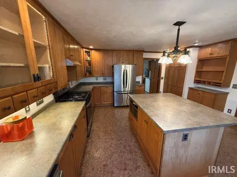 Kitchen - 453 W State Road 60 Rd, Mitchell, IN 47446 photo 4 of 4