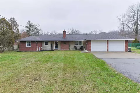 27002 Water Edge Dr, Elkhart, IN 46514