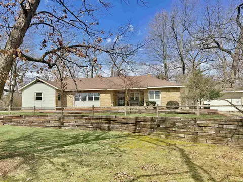 905 White Oak Dr, South Bend, IN 46617