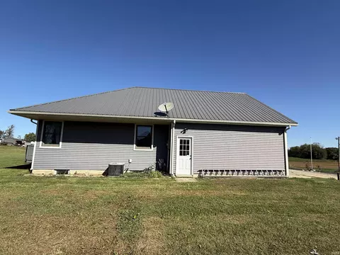 Exterior - 1400 N 200 E, Lagrange, IN 46761 photo 3 of 4