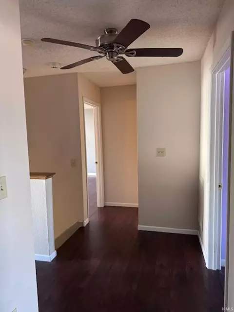 Entry Way - 527 S Cobblestone Ct, Bloomington, IN 47403 photo 2 of 2