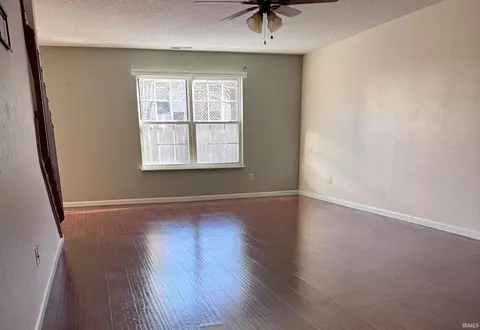 Living - 527 S Cobblestone Ct, Bloomington, IN 47403 photo 2 of 2