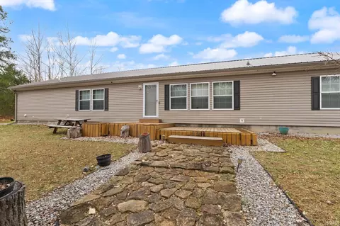 5135 N Vanlaningham Rd, Milltown, IN 47145