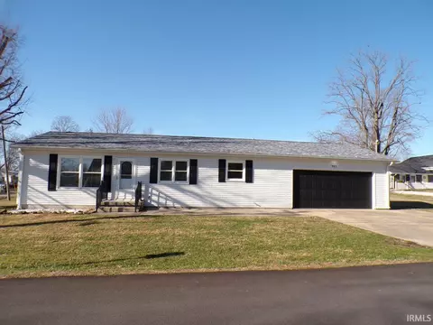 903 N Line St, Loogootee, IN 47553