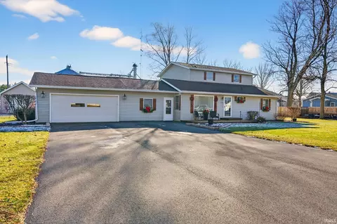 212 E Davis St, Sweetser, IN 46987 photo 2