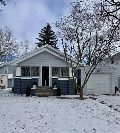 356 S Cornell Cir, Fort Wayne, IN 46807