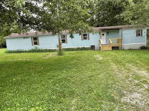 8974 N Shanklin Dr, Jasonville, IN 47438