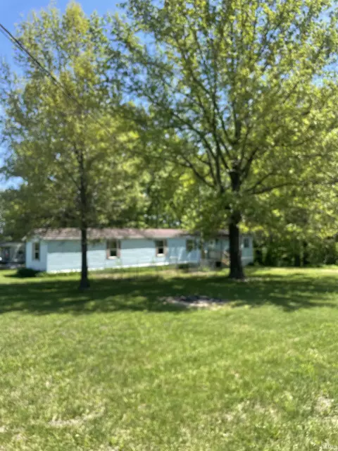 8974 N Shanklin Dr, Jasonville, IN 47438
