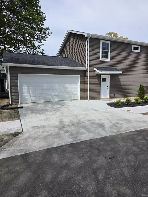 1105 Edwardsburg Ave, Elkhart, IN 46514
