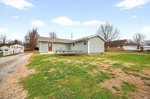 Exterior - 315 E Walnut St, Odon, IN 47562 photo 3 of 7