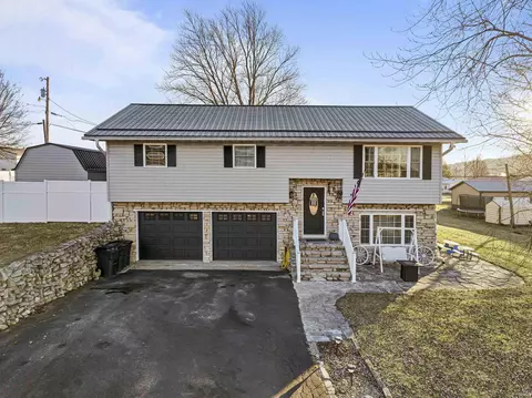 1058 N Sandy Hook Rd, Paoli, IN 47454