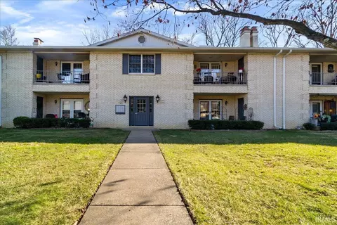 6742 Newburgh Rd, Evansville, IN 47715