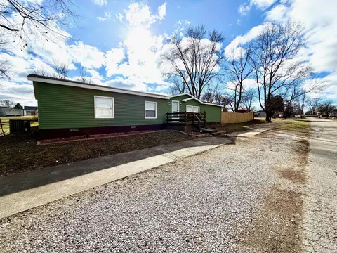 308 W Brook St, Mitchell, IN 47446 photo 6