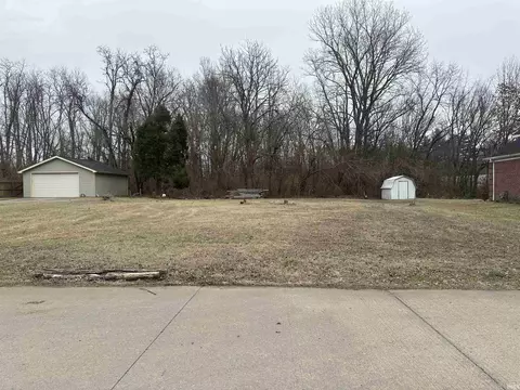 1920 Elna Kay Dr, Evansville, IN 47715