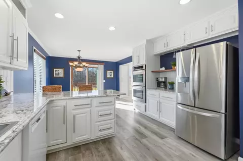 4537 W Black Oak Cir, Angola, IN 46703