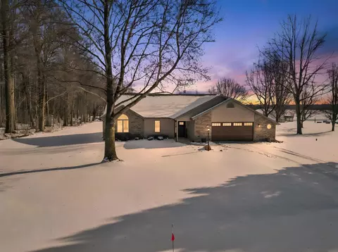 5056 N Dovewood Trl, Warsaw, IN 46582