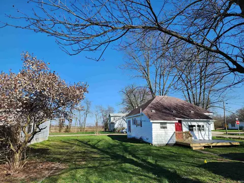 Exterior - 324 S Ohio St, Bicknell, IN 47512 photo 2 of 4