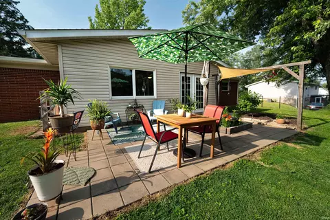 3945 W Walnut Leaf Dr, Bloomington, IN 47403 photo 4