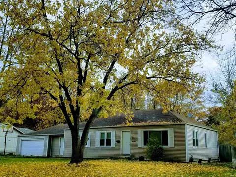 5505 Standish Dr, Fort Wayne, IN 46803