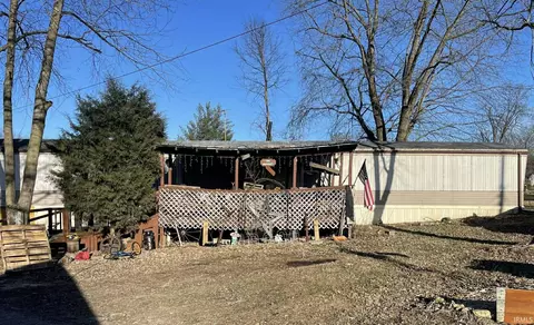 1209 W Walnut St, Brownstown, IN 47220