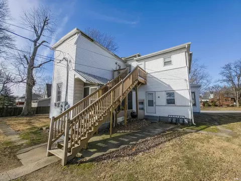 Exterior - 223 E 3rd St, Mount Carmel, IL 62863 photo 3 of 5