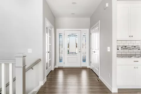 17740 Castlefeane Ct, Leo, IN 46765