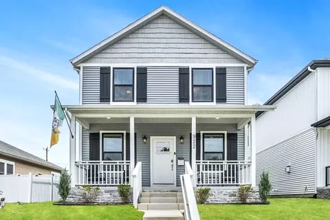 922 N Hill St, South Bend, IN 46617