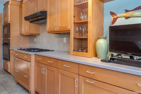 Kitchen - 737 E Moss Creek Cir, Bloomington, IN 47401 photo 3 of 4