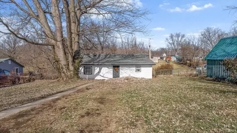 Exterior - 2118 24th St, Bedford, IN 47421 photo 2 of 2