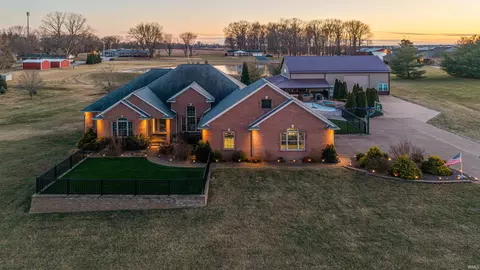 12444 S Brook Dr, Haubstadt, IN 47639