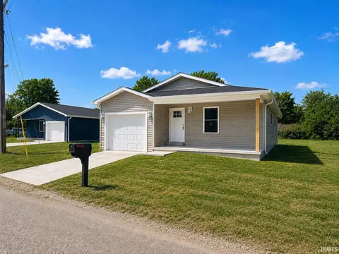 511 College Ave, Mitchell, IN 47446