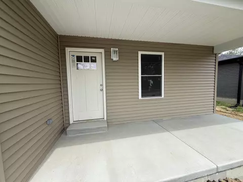 Exterior - 511 College Ave, Mitchell, IN 47446 photo 3 of 6