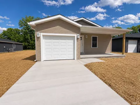 511 College Ave, Mitchell, IN 47446