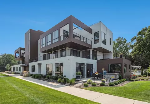 950 E Jackson Blvd #102, Elkhart, IN 46516