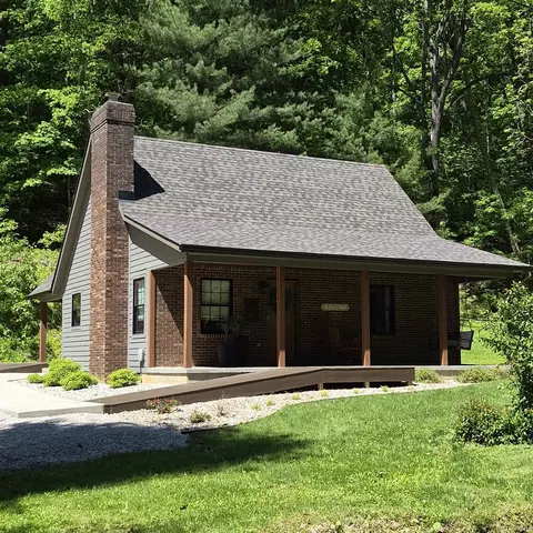 7821 N Fox Hollow Rd, Bloomington, IN 47408