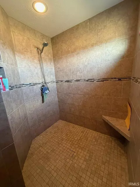 Bath - 3426 Charlais Cir, Delphi, IN 46923 photo 3 of 5