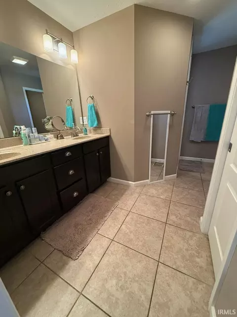 Bath - 3426 Charlais Cir, Delphi, IN 46923 photo 1 of 5