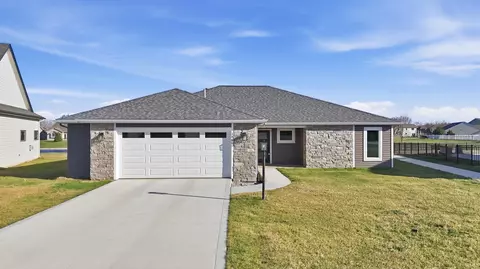 1466 Monte Carlo Dr, Huntertown, IN 46748