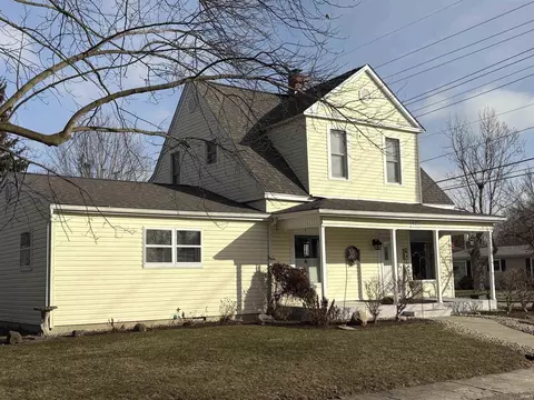 427 E Central Ave, Bluffton, IN 46714 photo 2