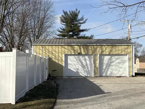 427 E Central Ave, Bluffton, IN 46714 photo 5