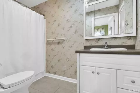 Bath - 3665 E Robin Rd, Bloomington, IN 47401 photo 4 of 5