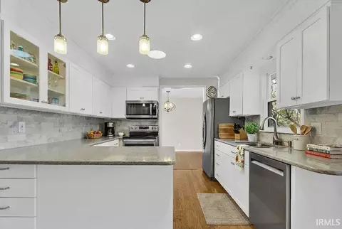 Kitchen - 3665 E Robin Rd, Bloomington, IN 47401 photo 3 of 5